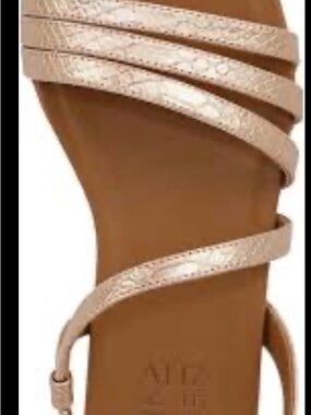 NWOT Naturalizer Metallic Rose Strappy Sandal